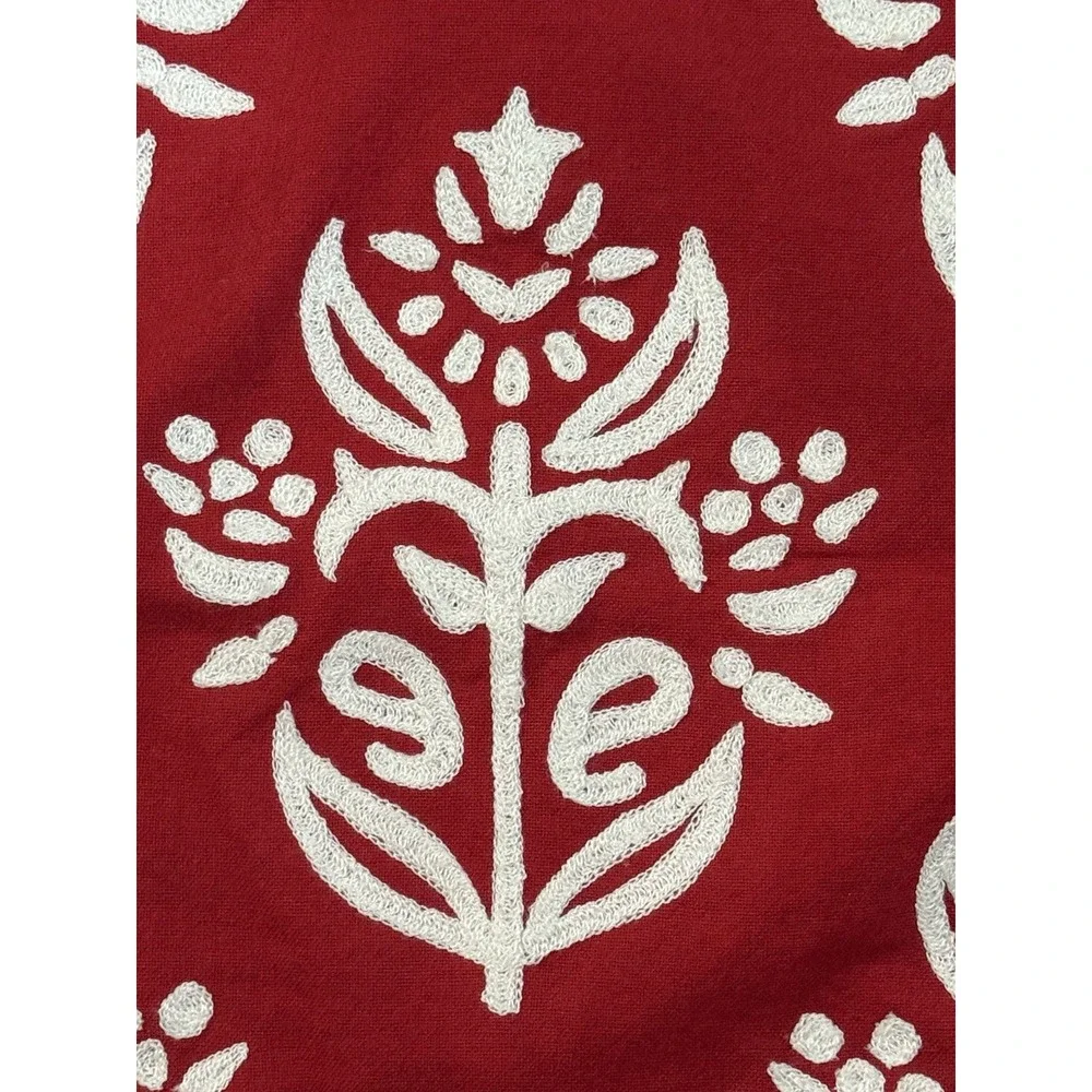 Pottery Barn Red Kyla Pillow Slip Case Embroidered White Medallion‎ 18x18